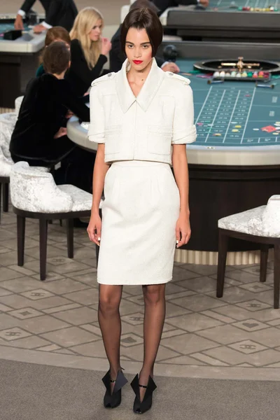 Look 29